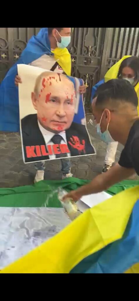 الشرطة الفرنسية تفتح تحقيقا في محاولات حرق السفارة الاماراتية في باريس